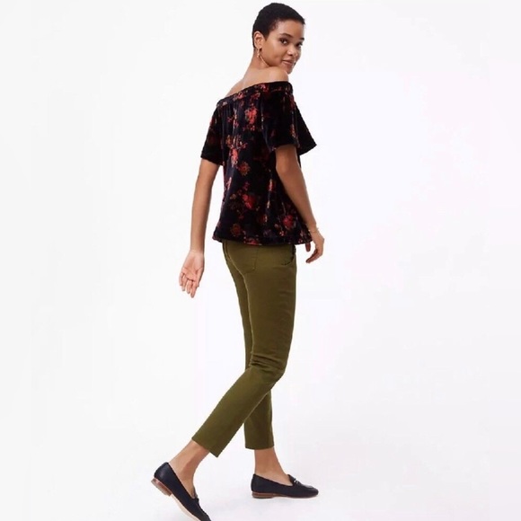 LOFT VELVET FLORAL OFF THE SHOULDER SHORT SLEEVE TOP SIZE XS PETITE BLACK/RED - Picture 2 of 16